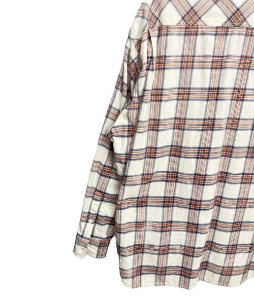 DIESEL（ディーゼル）DIESEL (ディーゼル) パーカー ベージュ サイズ:44の古着・服飾アイテム