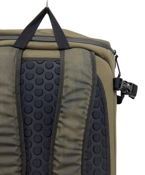 MONCLER（モンクレール）MONCLER (モンクレール) FRAGMENT DESIGN (フラグメントデザイン) ZAINO BACKPACK カーキの古着・服飾アイテム