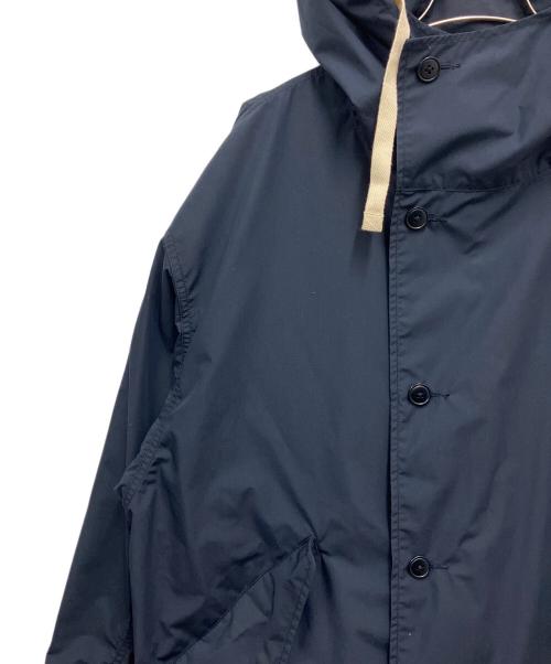 nanamica（ナナミカ）nanamica (ナナミカ) フーデッドジャケット ネイビー×ホワイト サイズ:Lの古着・服飾アイテム