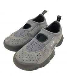 OAKLEY（オークリー）の古着「OAKLEY FACTORY TEAM FLESH SANDAL」｜グレー