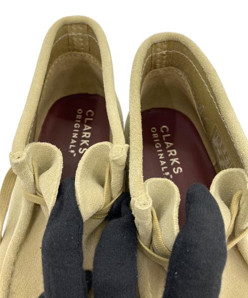 CLARKS ORIGINALS（クラークス オリジナルズ）CLARKS ORIGINALS (クラークス オリジナルズ) デザートブーツ ベージュ サイズ:26.5cmの古着・服飾アイテム