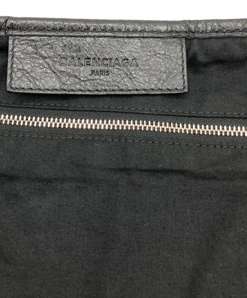 BALENCIAGA（バレンシアガ）BALENCIAGA (バレンシアガ) ネイビーカバM レザー トートバッグ ブラックの古着・服飾アイテム