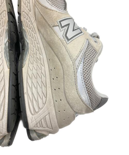 NEW BALANCE（ニューバランス）NEW BALANCE (ニューバランス) ml2002r0 ベージュ×グレー サイズ:27.5cmの古着・服飾アイテム