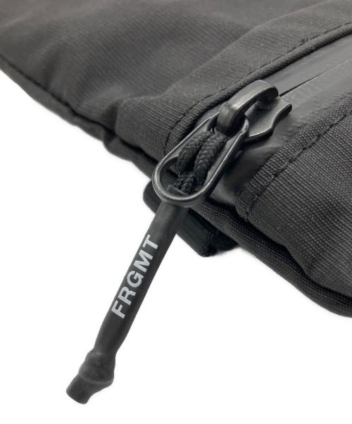 MONCLER（モンクレール）MONCLER  (モンクレール) RAMIDUS (ラミダス)  FRAGMENT DESIGN (フラグメントデザイン) サコッシュ ブラックの古着・服飾アイテム