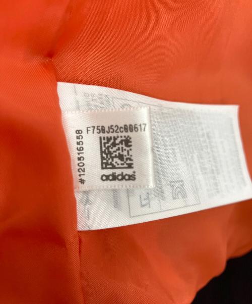 adidas（アディダス）adidas (アディダス) キルティングジャケット ブラック×オレンジ サイズ:Mの古着・服飾アイテム