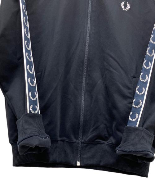 FRED PERRY（フレッドペリー）FRED PERRY (フレッドペリー) トラックジャケット ネイビー×ホワイト サイズ:Mの古着・服飾アイテム
