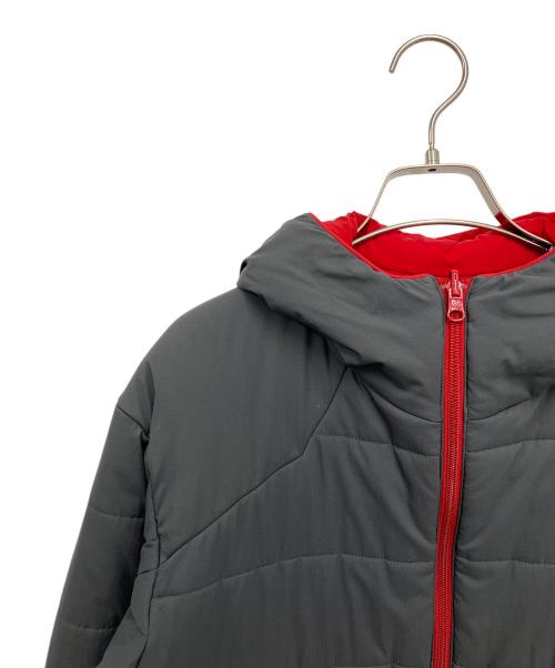 THE NORTH FACE（ザ ノース フェイス）THE NORTH FACE (ザ ノース フェイス) リバーシブルエニータイムインサレーテッドフーディ グレー×レッド サイズ:XLの古着・服飾アイテム
