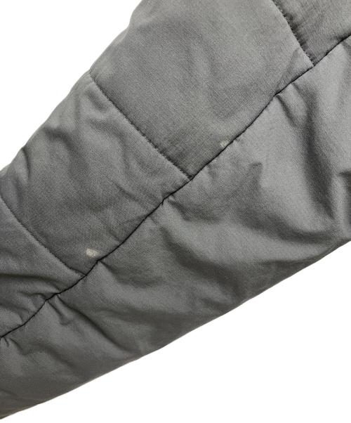 THE NORTH FACE（ザ ノース フェイス）THE NORTH FACE (ザ ノース フェイス) リバーシブルエニータイムインサレーテッドフーディ グレー×レッド サイズ:XLの古着・服飾アイテム