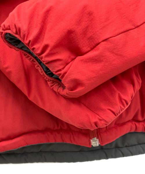 THE NORTH FACE（ザ ノース フェイス）THE NORTH FACE (ザ ノース フェイス) リバーシブルエニータイムインサレーテッドフーディ グレー×レッド サイズ:XLの古着・服飾アイテム