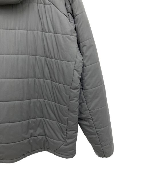 THE NORTH FACE（ザ ノース フェイス）THE NORTH FACE (ザ ノース フェイス) リバーシブルエニータイムインサレーテッドフーディ グレー×レッド サイズ:XLの古着・服飾アイテム