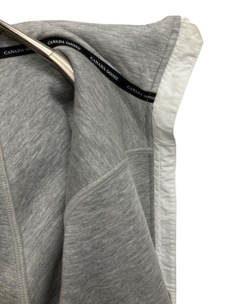 CANADA GOOSE（カナダグース）CANADA GOOSE (カナダグース) Simcoe Fleece Hoody ライトグレー×ホワイト サイズ:Sの古着・服飾アイテム