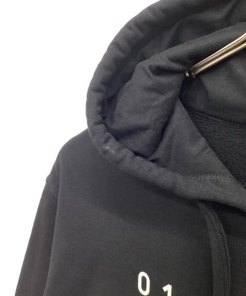 MM6 Maison Margiela（エムエムシックスメゾンマルジェラ）MM6 Maison Margiela (エムエムシックスメゾンマルジェラ) ハーフジップフーディ ブラック サイズ:Mの古着・服飾アイテム