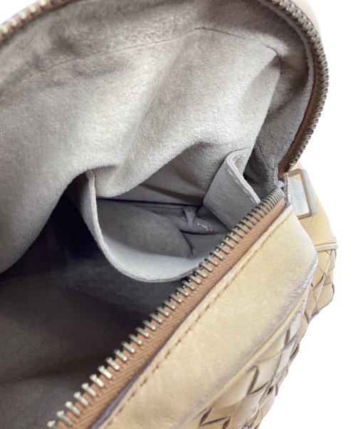 BOTTEGA VENETA（ボッテガベネタ）BOTTEGA VENETA (ボッテガベネタ) ショルダーバッグ　イントレチャート ブラウンの古着・服飾アイテム