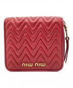 MIU MIUミュウミュウ）の古着「コンパクトウォレット」｜レッド