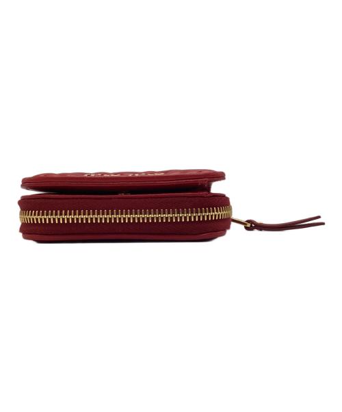 MIU MIU（ミュウミュウ）MIU MIU (ミュウミュウ) コンパクトウォレット レッドの古着・服飾アイテム