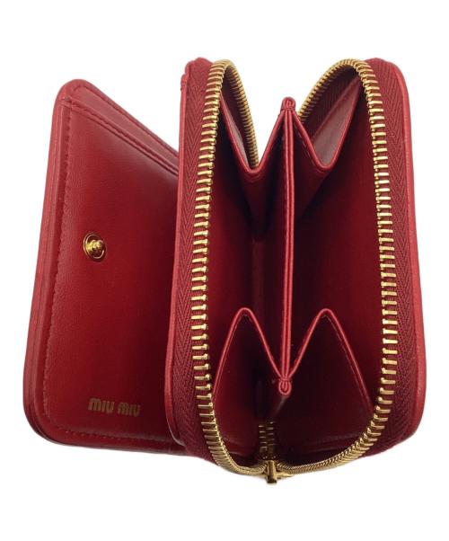 MIU MIU（ミュウミュウ）MIU MIU (ミュウミュウ) コンパクトウォレット レッドの古着・服飾アイテム