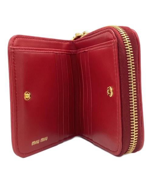 MIU MIU（ミュウミュウ）MIU MIU (ミュウミュウ) コンパクトウォレット レッドの古着・服飾アイテム