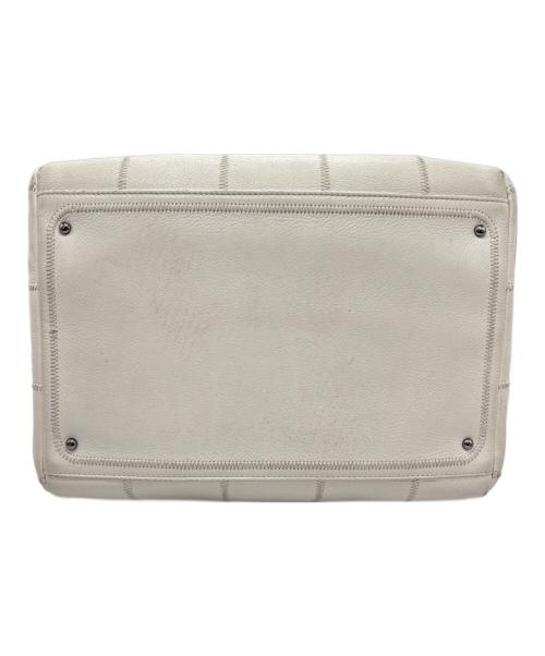 CHANEL（シャネル）CHANEL (シャネル) チョコバー/ハンドバッグ ホワイトの古着・服飾アイテム