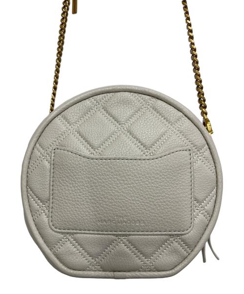 THE MARC JACOBS（ザマークジェイコブス）THE MARC JACOBS (ザマークジェイコブス) THE STATUS ROUND CROSSBODY ベージュ×ゴールドの古着・服飾アイテム