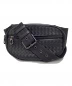 BOTTEGA VENETAボッテガベネタ）の古着「イントレチャートウエストバッグ」｜ブラック