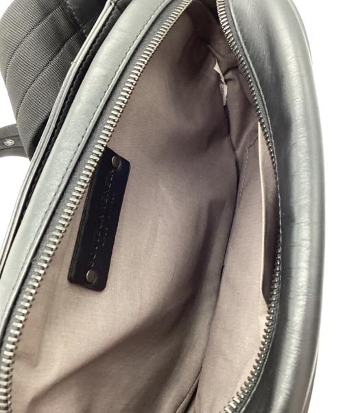BOTTEGA VENETA（ボッテガベネタ）BOTTEGA VENETA (ボッテガベネタ) イントレチャートウエストバッグ ブラックの古着・服飾アイテム