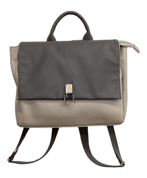 ear PAPILLONNER（イアパピヨネ）ear PAPILLONNER (イアパピヨネ) 樹脂×メタルパーツリュック グレー×ベージュの古着・服飾アイテム