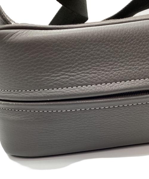 object.io（オブジェクツアイオー）object.io (オブジェクツアイオー) ウィークエンドカメラバッグ グレーの古着・服飾アイテム