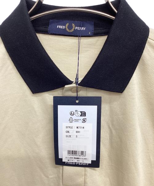 FRED PERRY（フレッドペリー）FRED PERRY (フレッドペリー) 長袖ポロシャツ ベージュ サイズ:S 未使用品の古着・服飾アイテム