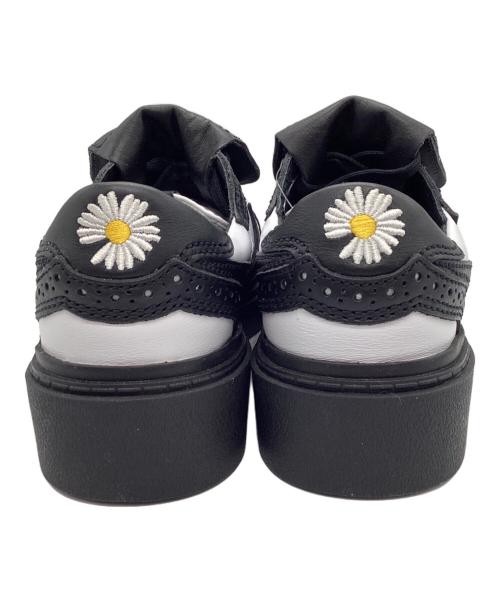 NIKE（ナイキ）NIKE (ナイキ) スニーカー ホワイト×ブラック サイズ:23の古着・服飾アイテム