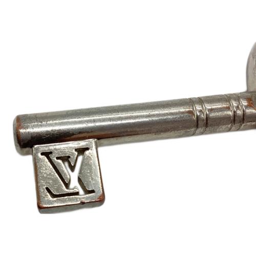 LOUIS VUITTON（ルイ ヴィトン）LOUIS VUITTON (ルイ ヴィトン) ポルト・クレ トラベル キー シルバーの古着・服飾アイテム