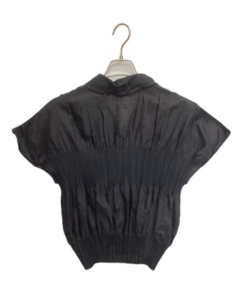 ISSEY MIYAKE FETE（イッセイミヤケフェット）ISSEY MIYAKE FETE (イッセイミヤケフェット) 半袖ブラウス ブラック サイズ:2の古着・服飾アイテム