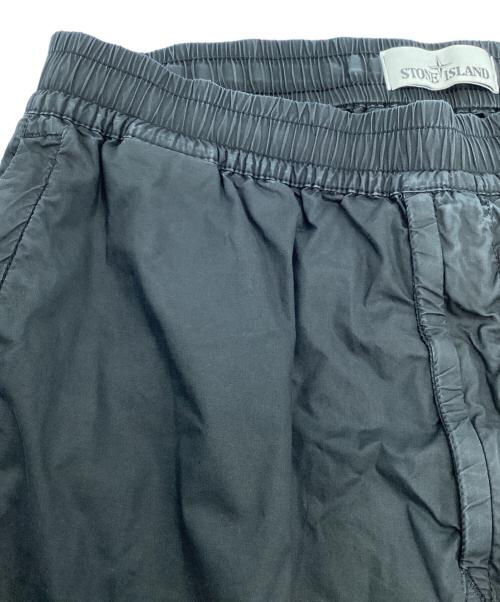 STONE ISLAND（ストーンアイランド）STONE ISLAND (ストーンアイランド) コットンポプリンストレッチシャーリングテーパードカーゴパンツ ブラック サイズ:76cm (W30)の古着・服飾アイテム