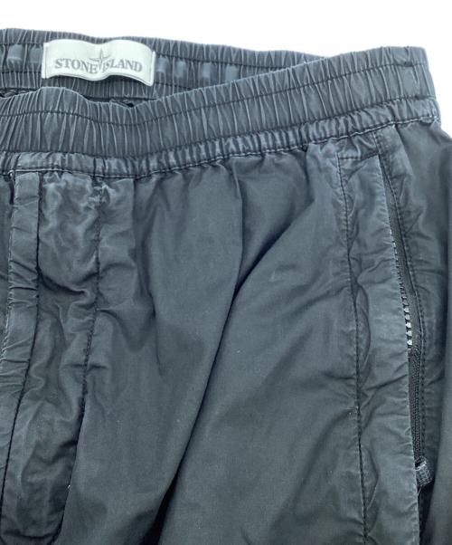 STONE ISLAND（ストーンアイランド）STONE ISLAND (ストーンアイランド) コットンポプリンストレッチシャーリングテーパードカーゴパンツ ブラック サイズ:76cm (W30)の古着・服飾アイテム