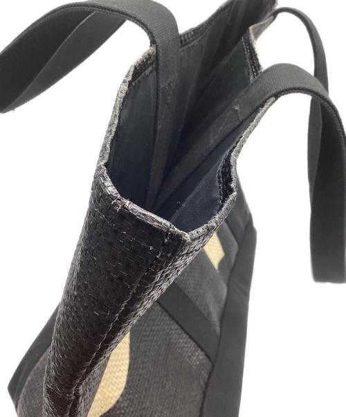 SUPREME（シュプリーム）Supreme (シュプリーム) トートバッグ ブラック×ベージュの古着・服飾アイテム