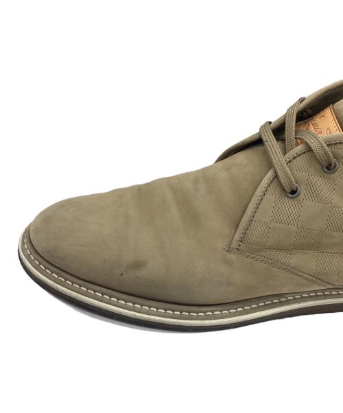 LOUIS VUITTON（ルイ ヴィトン）LOUIS VUITTON (ルイ ヴィトン) チャッカーブーツ ベージュ サイズ:8の古着・服飾アイテム