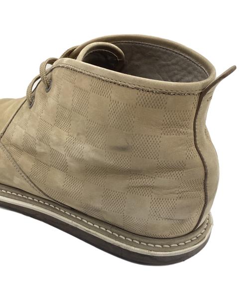 LOUIS VUITTON（ルイ ヴィトン）LOUIS VUITTON (ルイ ヴィトン) チャッカーブーツ ベージュ サイズ:8の古着・服飾アイテム