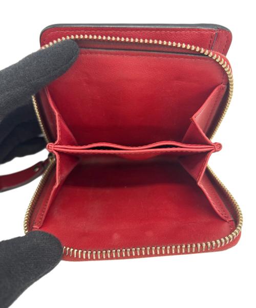 VALENTINO GARAVANI（ヴァレンティノ・ガラヴァーニ）VALENTINO GARAVANI (ヴァレンティノ・ガラヴァーニ) スタッズコンパクトウォレット レッドの古着・服飾アイテム