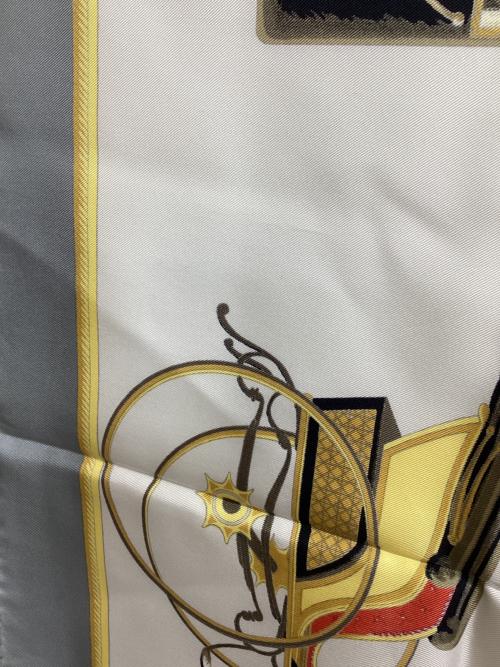 HERMES（エルメス）HERMES (エルメス) カレ90 ホワイト×グレーの古着・服飾アイテム