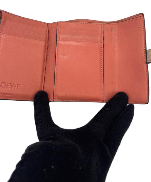 LOEWE（ロエベ）LOEWE (ロエベ) バーティカル ウォレット スモール ベージュの古着・服飾アイテム