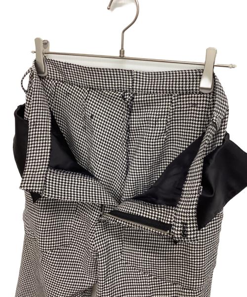 sulvam（サルバム）sulvam (サルバム) パンツ ホワイト×ブラック サイズ:Sの古着・服飾アイテム