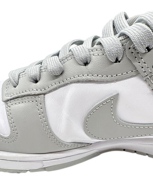 NIKE（ナイキ）NIKE (ナイキ) スニーカー グレー×ホワイト サイズ:28cmの古着・服飾アイテム