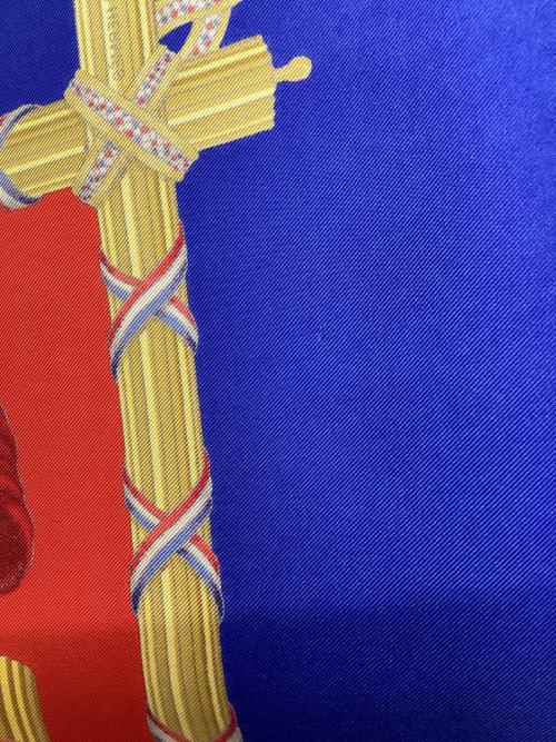 HERMES（エルメス）HERMES (エルメス) シルクスカーフ ブルー×レッドの古着・服飾アイテム