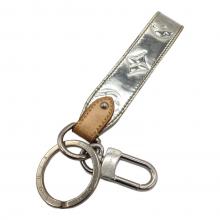 LOUIS VUITTON（ルイ ヴィトン）の古着「ドラゴンヌ・LVミラー・ミラー」｜シルバー