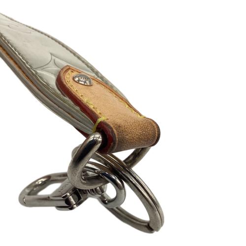 LOUIS VUITTON（ルイ ヴィトン）LOUIS VUITTON (ルイ ヴィトン) ドラゴンヌ・LVミラー・ミラー シルバーの古着・服飾アイテム