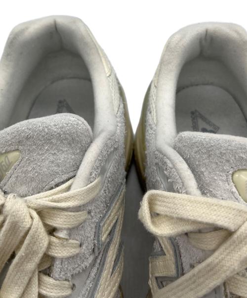 NEW BALANCE（ニューバランス）NEW BALANCE (ニューバランス) スニーカー アイボリー×グレー サイズ:28cmの古着・服飾アイテム