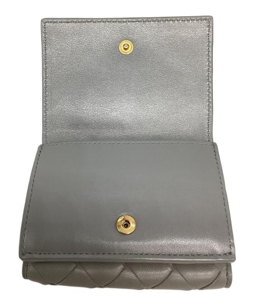 BOTTEGA VENETA（ボッテガベネタ）BOTTEGA VENETA (ボッテガベネタ) イントレチャート 3つ折り財布 グレーの古着・服飾アイテム