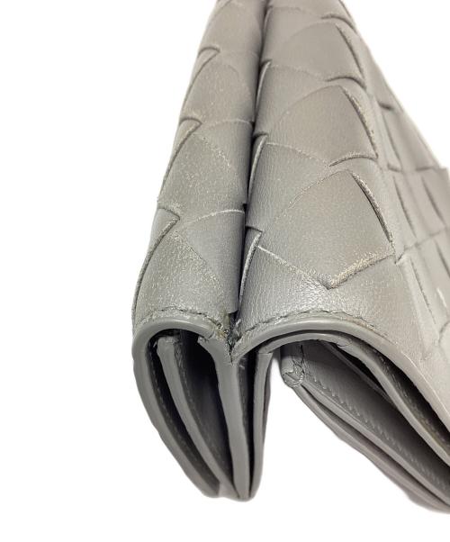 BOTTEGA VENETA（ボッテガベネタ）BOTTEGA VENETA (ボッテガベネタ) イントレチャート 3つ折り財布 グレーの古着・服飾アイテム