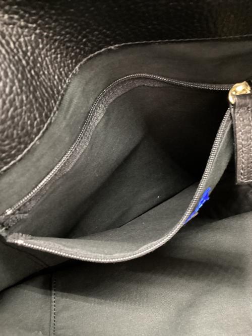 BLUE LABEL CRESTBRIDGE（ブルーレーベルクレストブリッジ）BLUE LABEL CRESTBRIDGE (ブルーレーベルクレストブリッジ) キャンバスコロンバッグ ブラック×レッドの古着・服飾アイテム