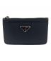 PRADA（プラダ）の古着「サフィアーノトライアングル カードケース」｜ブラック