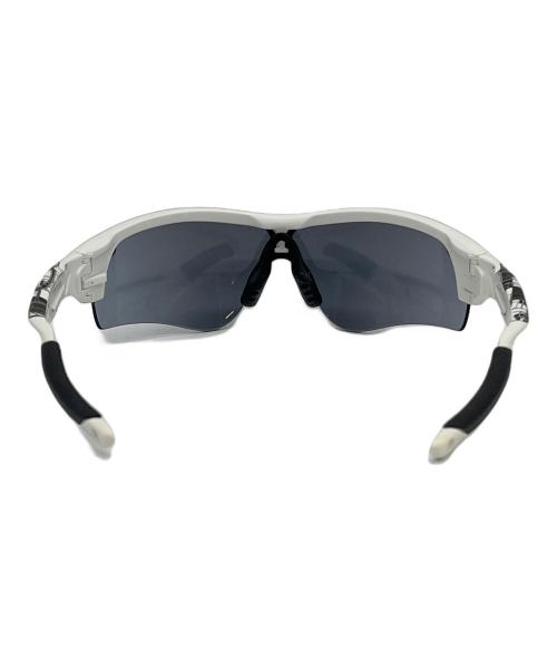 OAKLEY（オークリー）OAKLEY (オークリー) RADARLOCK PATH / レーダーロック パス ホワイト×ブラックの古着・服飾アイテム